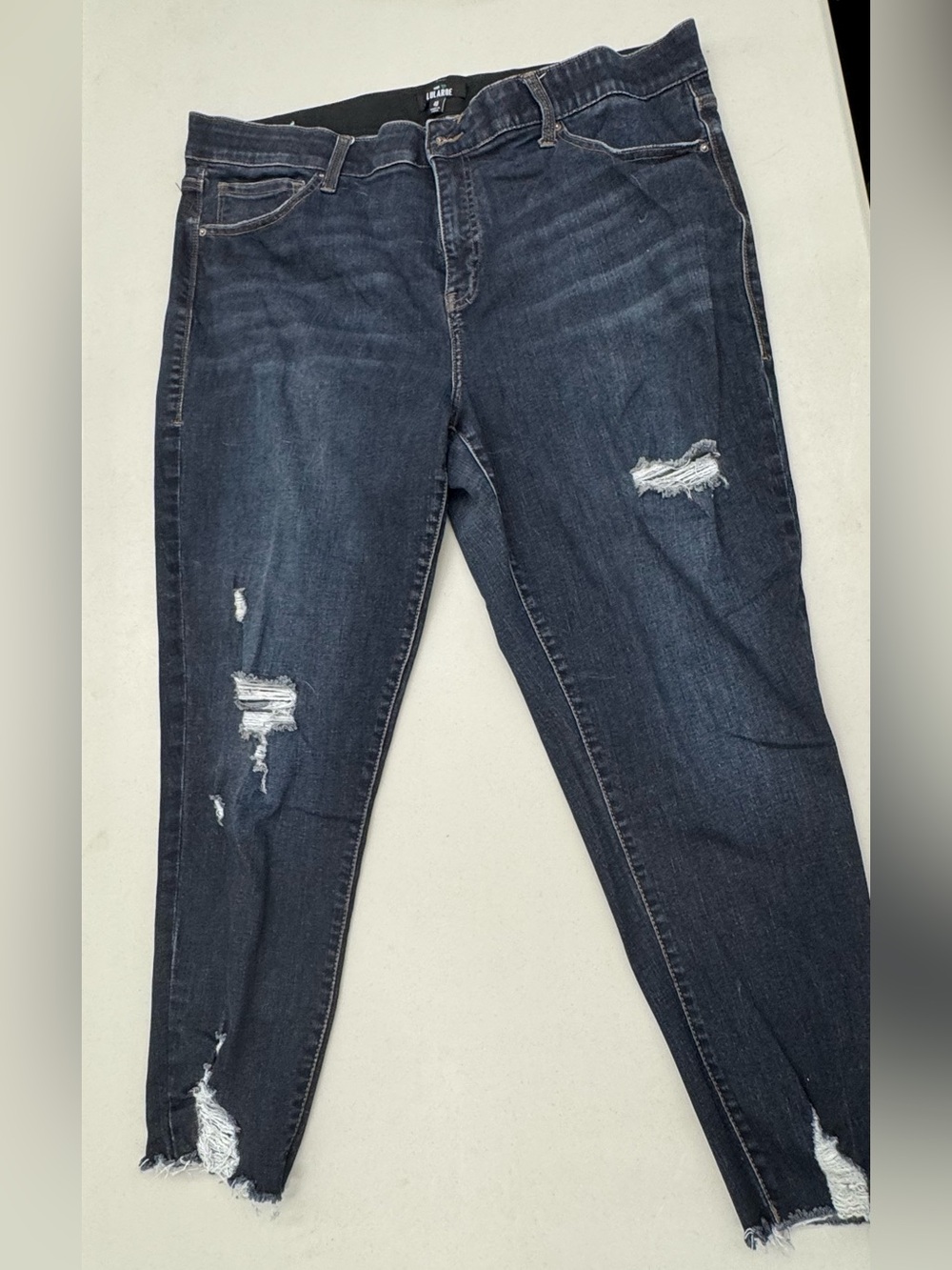 LuLaRoe Women’s Dark Blue Distressed Skinny Jeans with magic waistband size 20